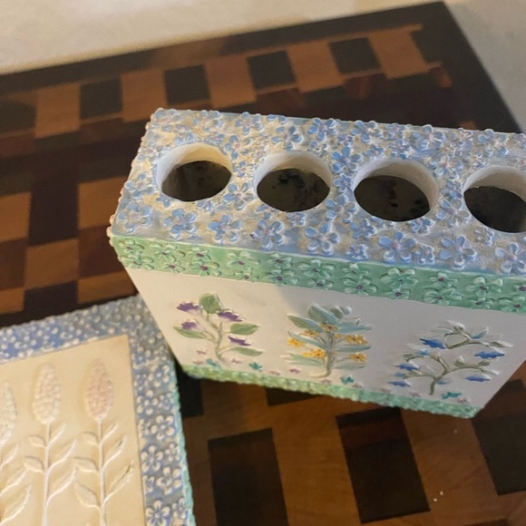 Vintage Shabby Chic Pastel Floral Embossed Decorative Toothbrush & Soap Dish - Picture 6 of 15